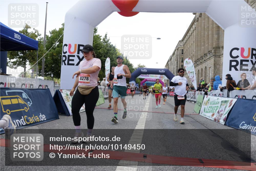 06.09.2026 - CURREX Alsterlauf Yannick Fuchs http://msf.ph/oto/10149450 06.09.2026 09:50:26 Ziel 2411, 2453, 2878, 3044, 3333, 3455, 3475, 4568, 4700, 4755, 4840, 5006, 5264, 5326, 5631, 5946, 5949, 6248, 6427, 8156, 8256, 8278 meine-sportfotos.de