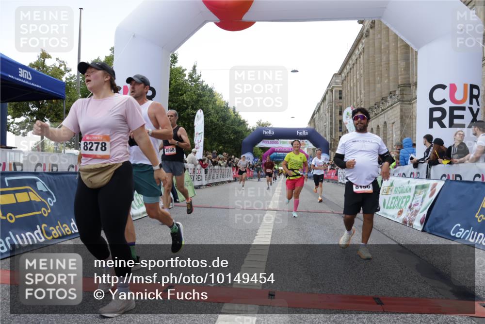 06.09.2026 - CURREX Alsterlauf Yannick Fuchs http://msf.ph/oto/10149454 06.09.2026 09:50:27 Ziel 2411, 2453, 2878, 3044, 3333, 3475, 4568, 4700, 4755, 4840, 5006, 5631, 5946, 6248, 6427, 8156, 8256, 8278 meine-sportfotos.de