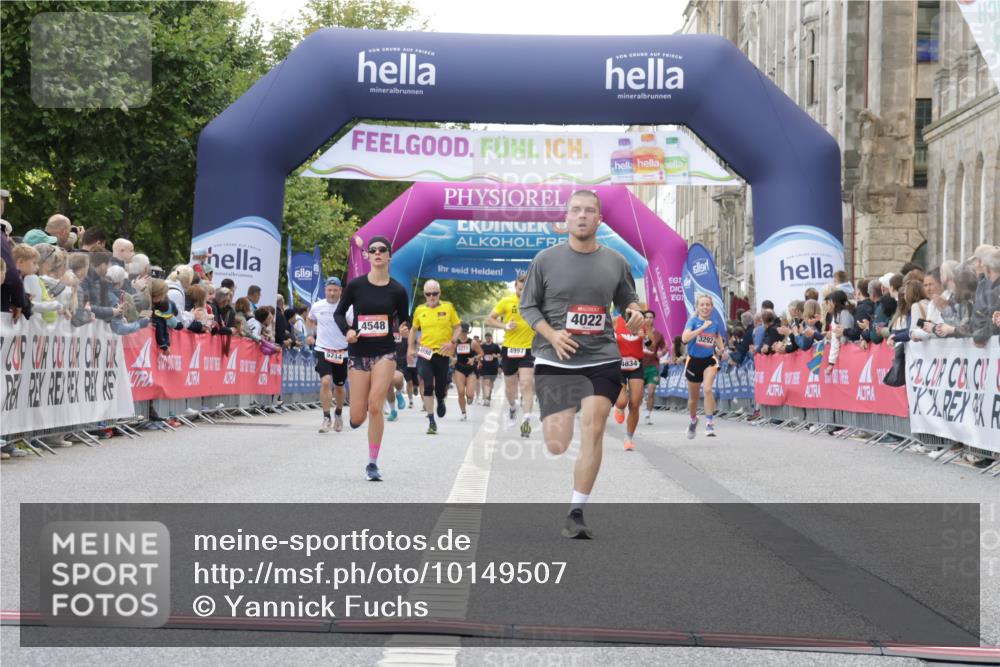 06.09.2026 - CURREX Alsterlauf Yannick Fuchs http://msf.ph/oto/10149507 06.09.2026 09:50:41 Ziel 2937, 3292, 3402, 4022, 4548, 4834, 4897, 5274, 8160 meine-sportfotos.de