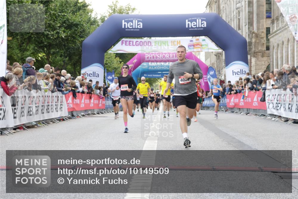06.09.2026 - CURREX Alsterlauf Yannick Fuchs http://msf.ph/oto/10149509 06.09.2026 09:50:41 Ziel 2937, 3292, 3402, 4022, 4548, 4834, 4897, 5274, 8160 meine-sportfotos.de