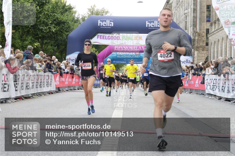 06.09.2026 - CURREX Alsterlauf Yannick Fuchs http://msf.ph/oto/10149513 06.09.2026 09:50:42 Ziel 2937, 3292, 3402, 4022, 4548, 4834, 4998, 5178, 5274, 5714, 8160 meine-sportfotos.de