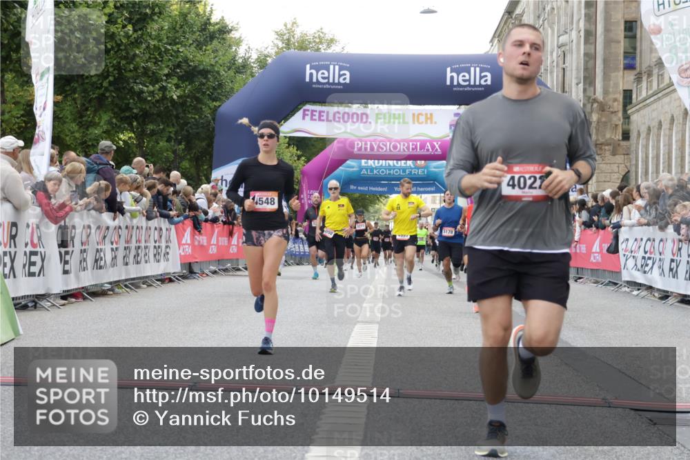 06.09.2026 - CURREX Alsterlauf Yannick Fuchs http://msf.ph/oto/10149514 06.09.2026 09:50:43 Ziel 2937, 3292, 3402, 4022, 4548, 4556, 4834, 4997, 4998, 5178, 5274, 5714, 8160 meine-sportfotos.de