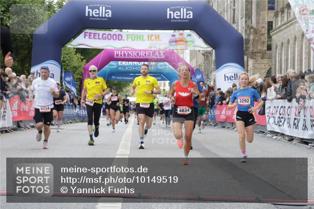 06.09.2026 - CURREX Alsterlauf Yannick Fuchs http://msf.ph/oto/10149519 06.09.2026 09:50:44 Ziel 3292, 3402, 4022, 4548, 4556, 4834, 4997, 4998, 5178, 5274, 5282, 5714, 8160 meine-sportfotos.de