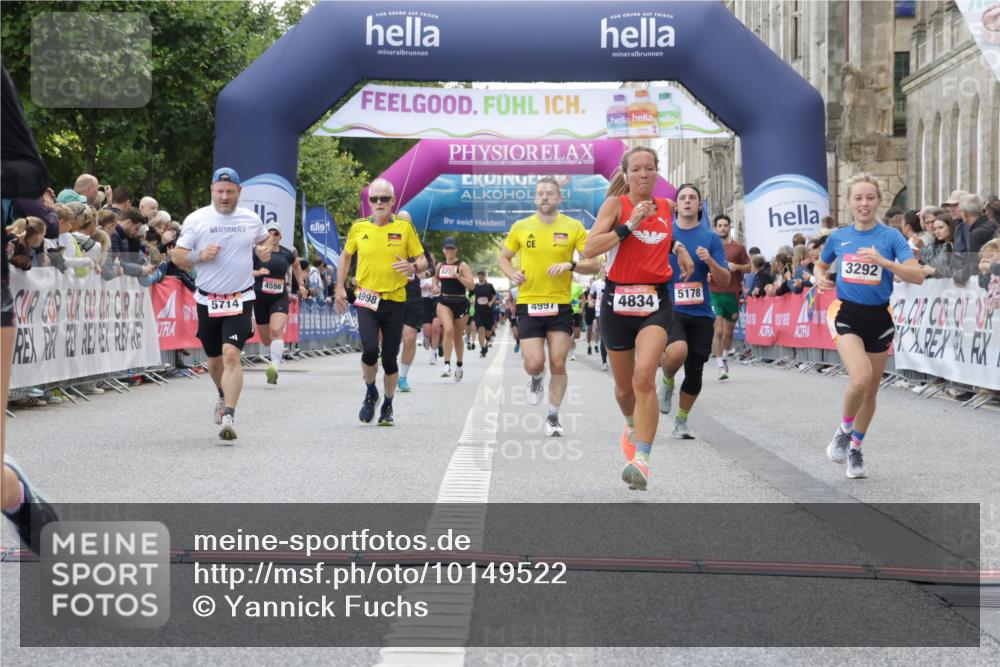 06.09.2026 - CURREX Alsterlauf Yannick Fuchs http://msf.ph/oto/10149522 06.09.2026 09:50:44 Ziel 3292, 3402, 4022, 4548, 4556, 4834, 4997, 4998, 5178, 5274, 5282, 5714, 8160 meine-sportfotos.de