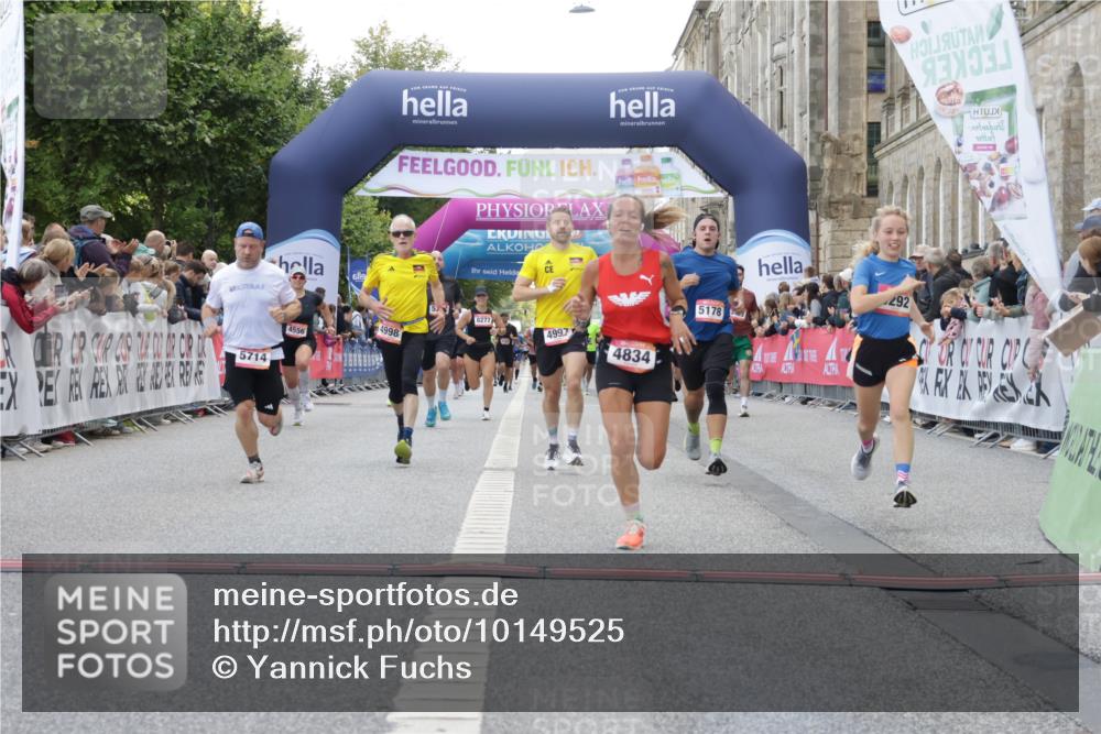 06.09.2026 - CURREX Alsterlauf Yannick Fuchs http://msf.ph/oto/10149525 06.09.2026 09:50:45 Ziel 3292, 3402, 4022, 4371, 4548, 4556, 4834, 4997, 4998, 5178, 5274, 5282, 5714, 8160, 8277 meine-sportfotos.de