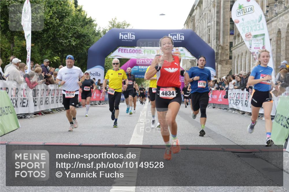 06.09.2026 - CURREX Alsterlauf Yannick Fuchs http://msf.ph/oto/10149528 06.09.2026 09:50:46 Ziel 3073, 3292, 3402, 3423, 4022, 4371, 4548, 4556, 4834, 4997, 4998, 5178, 5282, 5714, 8160, 8277 meine-sportfotos.de