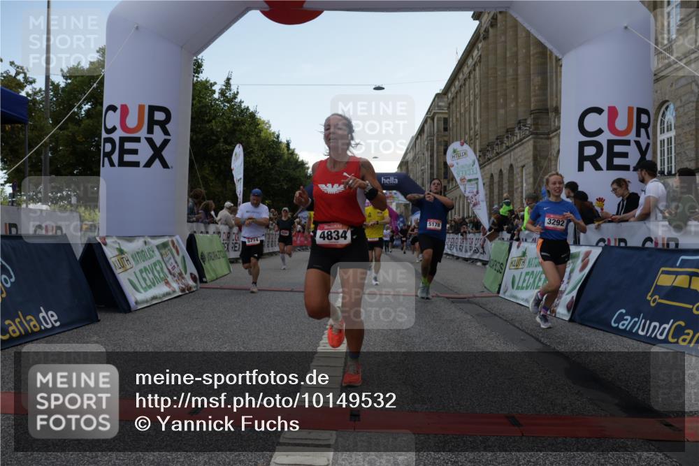 06.09.2026 - CURREX Alsterlauf Yannick Fuchs http://msf.ph/oto/10149532 06.09.2026 09:50:46 Ziel 3073, 3292, 3402, 3423, 4022, 4371, 4548, 4556, 4834, 4997, 4998, 5178, 5282, 5714, 8160, 8277 meine-sportfotos.de