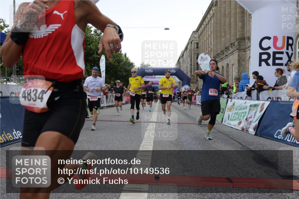 06.09.2026 - CURREX Alsterlauf Yannick Fuchs http://msf.ph/oto/10149536 06.09.2026 09:50:47 Ziel 3073, 3292, 3423, 4022, 4371, 4548, 4556, 4834, 4997, 4998, 5178, 5282, 5714, 8160, 8277 meine-sportfotos.de
