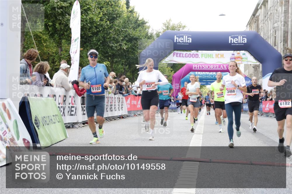 06.09.2026 - CURREX Alsterlauf Yannick Fuchs http://msf.ph/oto/10149558 06.09.2026 09:50:53 Ziel 2008, 2594, 2803, 3073, 3152, 3292, 3423, 3468, 3498, 4070, 4317, 4371, 4556, 4687, 4834, 4997, 4998, 5101, 5102, 5178, 5282, 5480, 5714, 6182, 8277 meine-sportfotos.de