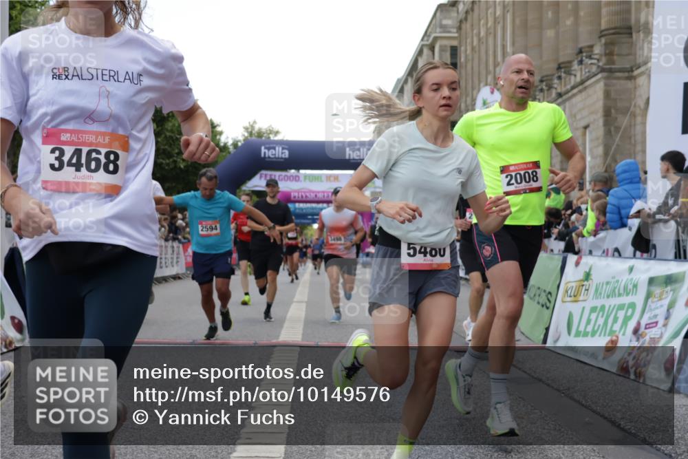06.09.2026 - CURREX Alsterlauf Yannick Fuchs http://msf.ph/oto/10149576 06.09.2026 09:50:56 Ziel 2008, 2594, 2803, 3073, 3152, 3279, 3423, 3468, 3498, 3700, 4070, 4317, 4371, 4687, 5101, 5102, 5282, 5480, 6182, 6277, 8277 meine-sportfotos.de