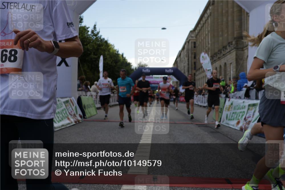 06.09.2026 - CURREX Alsterlauf Yannick Fuchs http://msf.ph/oto/10149579 06.09.2026 09:50:56 Ziel 2008, 2594, 2803, 3073, 3152, 3279, 3423, 3468, 3498, 3700, 4070, 4317, 4371, 4687, 5101, 5102, 5282, 5480, 6182, 6277, 8277 meine-sportfotos.de