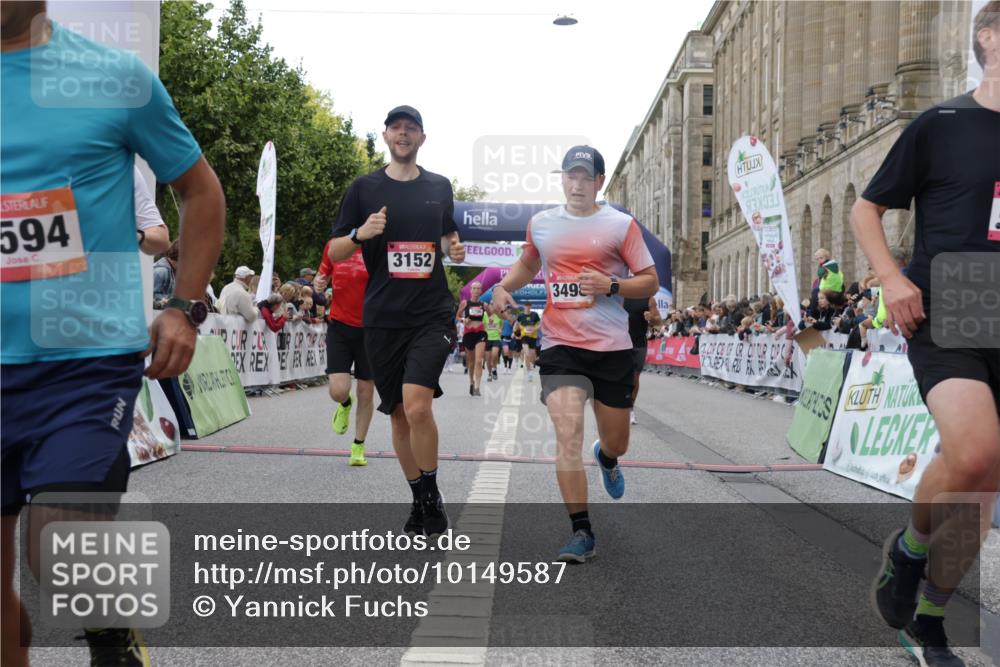06.09.2026 - CURREX Alsterlauf Yannick Fuchs http://msf.ph/oto/10149587 06.09.2026 09:50:58 Ziel 2008, 2200, 2594, 2803, 3073, 3152, 3279, 3423, 3468, 3498, 3664, 3700, 4070, 4317, 4687, 5101, 5102, 5480, 6182, 6277 meine-sportfotos.de