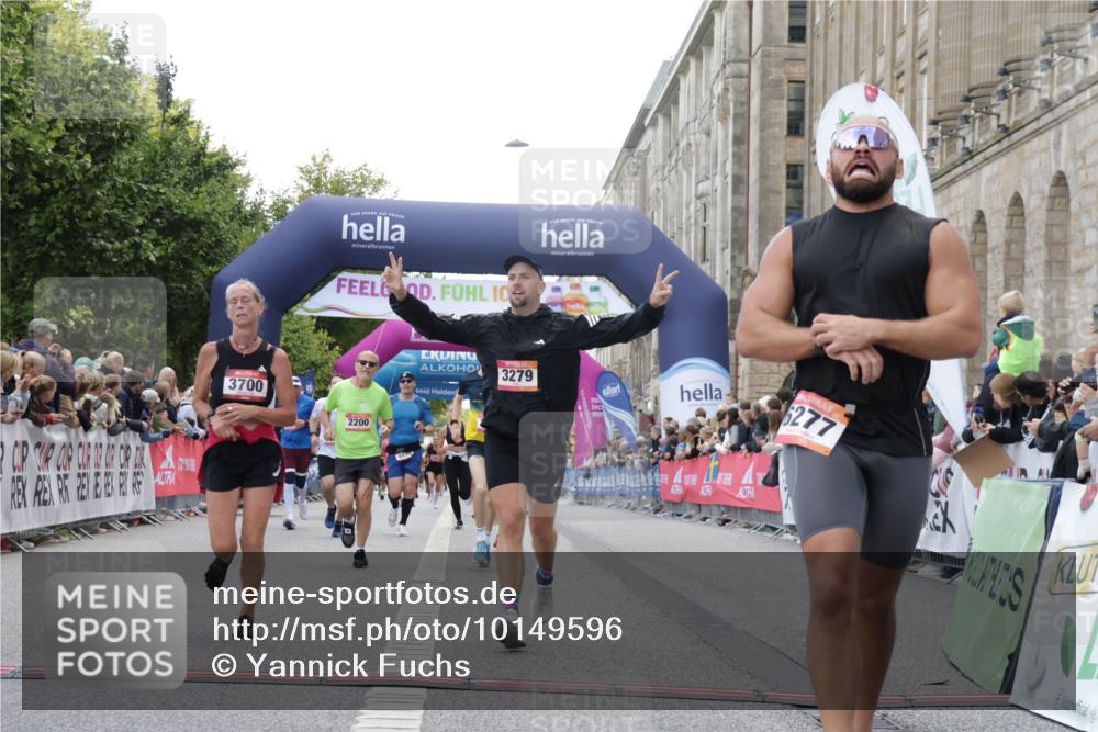 06.09.2026 - CURREX Alsterlauf Yannick Fuchs http://msf.ph/oto/10149596 06.09.2026 09:51:00 Ziel 2008, 2200, 2344, 2594, 2803, 3152, 3279, 3468, 3498, 3664, 3700, 4070, 4317, 4687, 5101, 5102, 5365, 5480, 6182, 6277 meine-sportfotos.de
