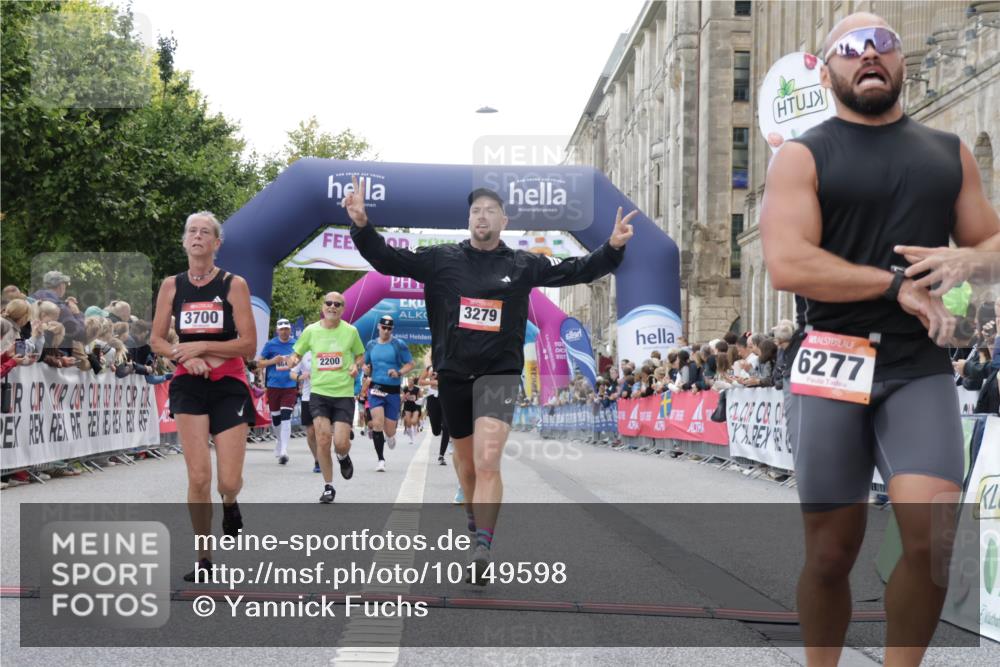 06.09.2026 - CURREX Alsterlauf Yannick Fuchs http://msf.ph/oto/10149598 06.09.2026 09:51:00 Ziel 2008, 2200, 2344, 2594, 2803, 3152, 3279, 3468, 3498, 3664, 3700, 4070, 4317, 4687, 5101, 5102, 5365, 5480, 6182, 6277 meine-sportfotos.de