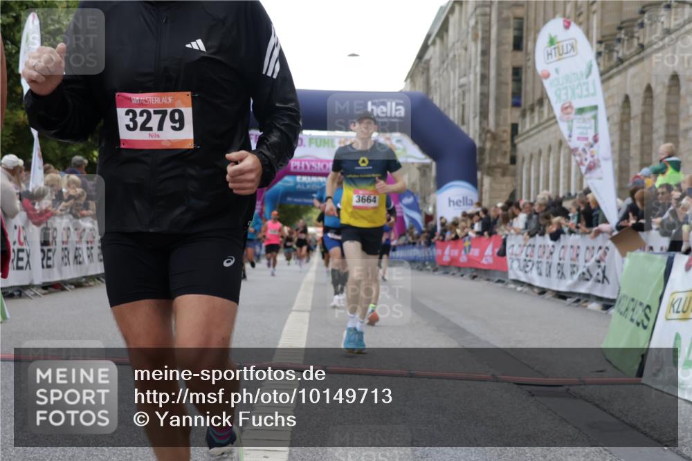 06.09.2026 - CURREX Alsterlauf Yannick Fuchs http://msf.ph/oto/10149713 06.09.2026 09:51:02 Ziel 2008, 2200, 2344, 2594, 2803, 3152, 3279, 3498, 3664, 3700, 4070, 4687, 4895, 5101, 5365, 5480, 5642, 5977, 6204, 6277 meine-sportfotos.de