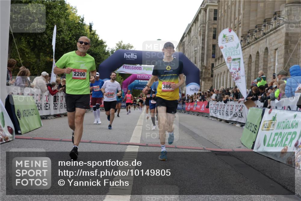 06.09.2026 - CURREX Alsterlauf Yannick Fuchs http://msf.ph/oto/10149805 06.09.2026 09:51:03 Ziel 2200, 2344, 2594, 2803, 3152, 3279, 3498, 3664, 3700, 4070, 4687, 4895, 5101, 5365, 5551, 5609, 5642, 5977, 6204, 6277 meine-sportfotos.de