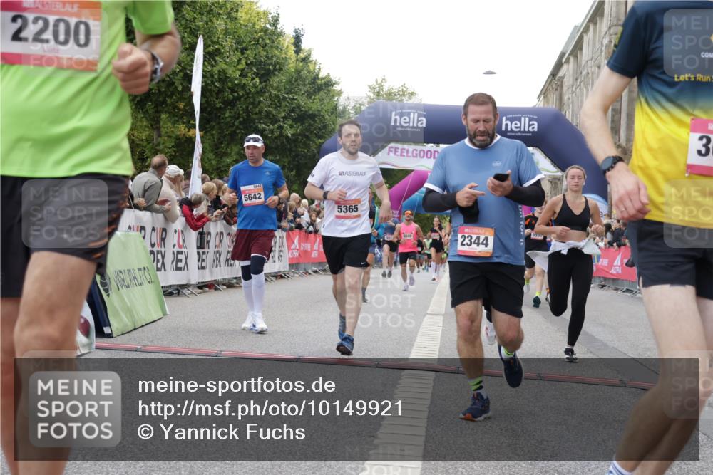 06.09.2026 - CURREX Alsterlauf Yannick Fuchs http://msf.ph/oto/10149921 06.09.2026 09:51:05 Ziel 2200, 2344, 3279, 3664, 3700, 4681, 4687, 4895, 5365, 5551, 5609, 5642, 5977, 6204, 6277, 8049, 8195 meine-sportfotos.de