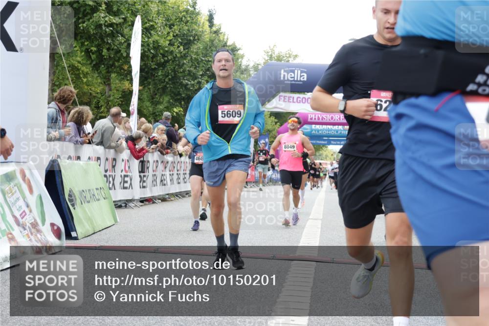 06.09.2026 - CURREX Alsterlauf Yannick Fuchs http://msf.ph/oto/10150201 06.09.2026 09:51:08 Ziel 2200, 2344, 2358, 3237, 3279, 3664, 3700, 4681, 4895, 5365, 5551, 5609, 5642, 5977, 6204, 8049, 8195 meine-sportfotos.de