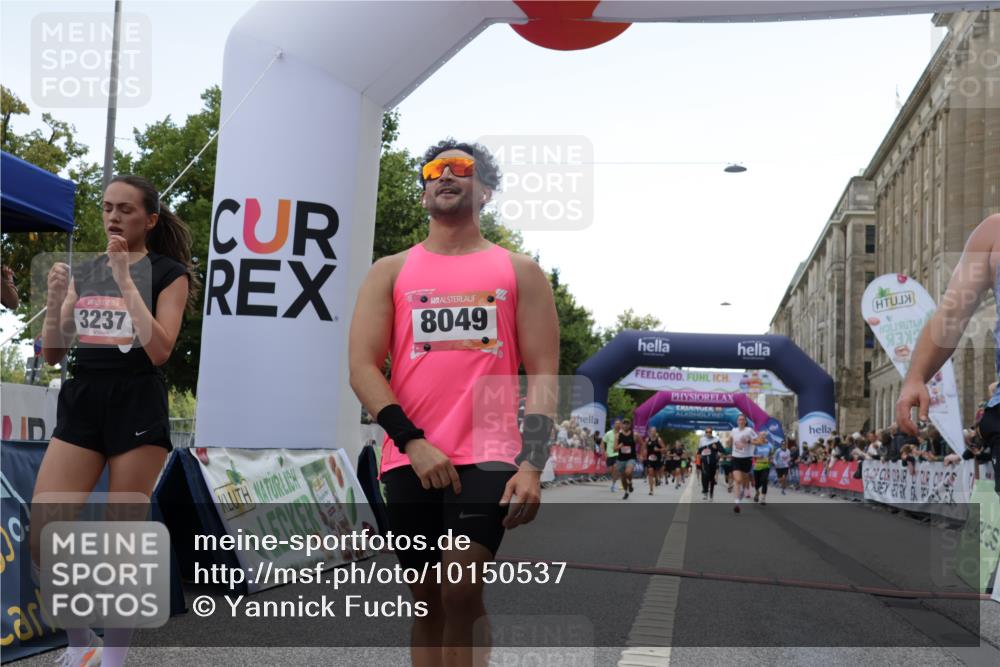 06.09.2026 - CURREX Alsterlauf Yannick Fuchs http://msf.ph/oto/10150537 06.09.2026 09:51:13 Ziel 2358, 3237, 4681, 4696, 4895, 5551, 5609, 5642, 5829, 5977, 6190, 6204, 6327, 6399, 8049, 8195 meine-sportfotos.de
