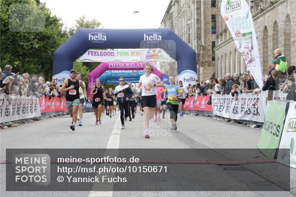 06.09.2026 - CURREX Alsterlauf Yannick Fuchs http://msf.ph/oto/10150671 06.09.2026 09:51:15 Ziel 2358, 2434, 2549, 3237, 3549, 4381, 4382, 4681, 4696, 5551, 5609, 5829, 5885, 6190, 6327, 6399, 8049, 8195 meine-sportfotos.de