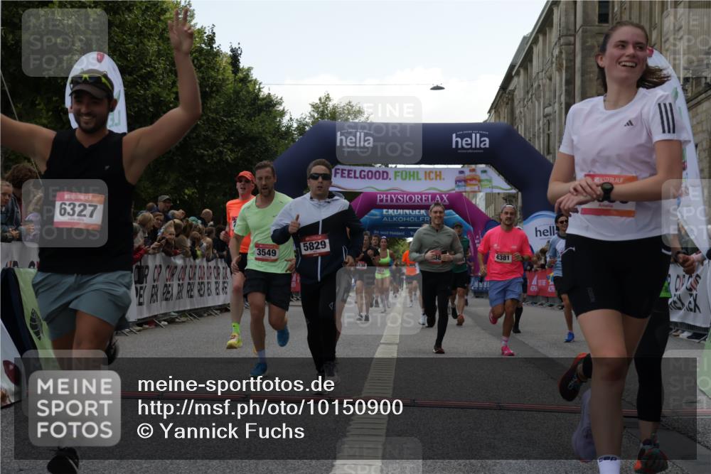 06.09.2026 - CURREX Alsterlauf Yannick Fuchs http://msf.ph/oto/10150900 06.09.2026 09:51:18 Ziel 2358, 2434, 2549, 2973, 2974, 3138, 3237, 3340, 3408, 3526, 3549, 3886, 4092, 4381, 4382, 4696, 5238, 5829, 5885, 6190, 6327, 6399 meine-sportfotos.de