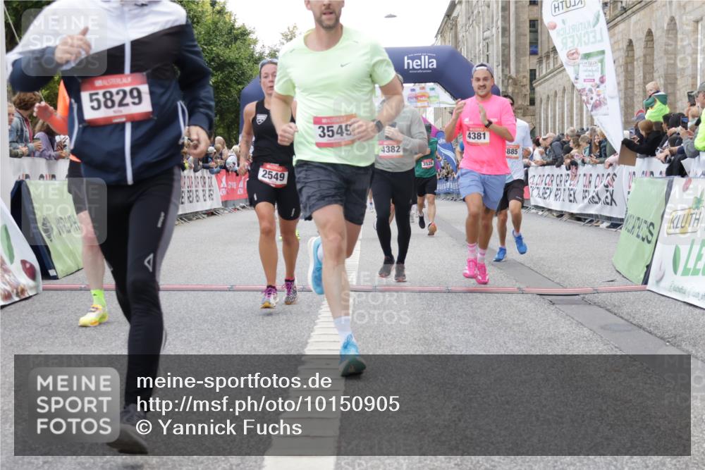 06.09.2026 - CURREX Alsterlauf Yannick Fuchs http://msf.ph/oto/10150905 06.09.2026 09:51:19 Ziel 2434, 2549, 2973, 2974, 3138, 3340, 3408, 3526, 3549, 3886, 4092, 4381, 4382, 4696, 5238, 5694, 5829, 5885, 6190, 6327, 6399 meine-sportfotos.de