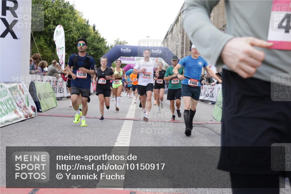 06.09.2026 - CURREX Alsterlauf Yannick Fuchs http://msf.ph/oto/10150917 06.09.2026 09:51:22 Ziel 2071, 2079, 2434, 2549, 2973, 2974, 3138, 3340, 3408, 3526, 3549, 3686, 3886, 4092, 4381, 4382, 4387, 4696, 4989, 5151, 5238, 5694, 5829, 5869, 5885, 6190, 6327, 6399, 8301 meine-sportfotos.de
