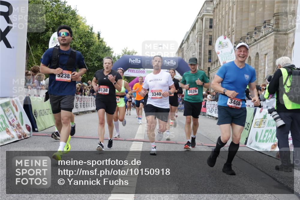 06.09.2026 - CURREX Alsterlauf Yannick Fuchs http://msf.ph/oto/10150918 06.09.2026 09:51:23 Ziel 2071, 2079, 2434, 2549, 2973, 2974, 3138, 3340, 3408, 3526, 3549, 3686, 3886, 4092, 4381, 4382, 4387, 4696, 4989, 5027, 5151, 5238, 5694, 5829, 5869, 5885, 6327, 6399, 8301 meine-sportfotos.de