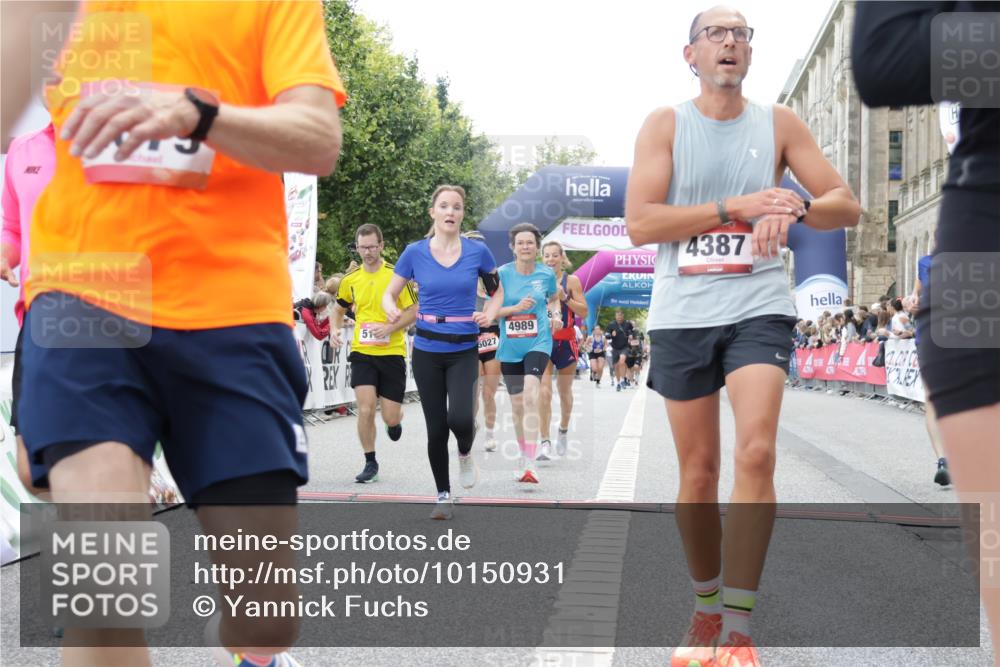 06.09.2026 - CURREX Alsterlauf Yannick Fuchs http://msf.ph/oto/10150931 06.09.2026 09:51:26 Ziel 2071, 2079, 2434, 2549, 2973, 2974, 3138, 3286, 3340, 3408, 3526, 3549, 3686, 3886, 4092, 4381, 4382, 4387, 4989, 5027, 5151, 5238, 5694, 5869, 5885, 6490, 8301 meine-sportfotos.de