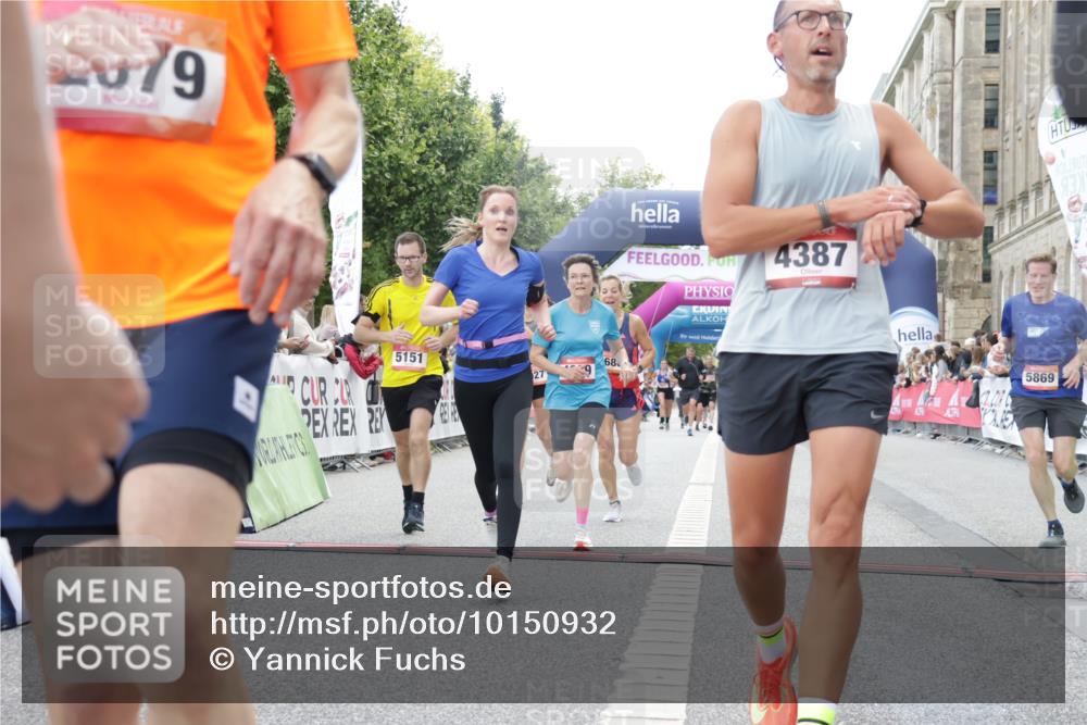 06.09.2026 - CURREX Alsterlauf Yannick Fuchs http://msf.ph/oto/10150932 06.09.2026 09:51:26 Ziel 2071, 2079, 2434, 2549, 2973, 2974, 3138, 3286, 3340, 3408, 3526, 3549, 3686, 3886, 4092, 4381, 4382, 4387, 4989, 5027, 5151, 5238, 5694, 5869, 5885, 6490, 8301 meine-sportfotos.de