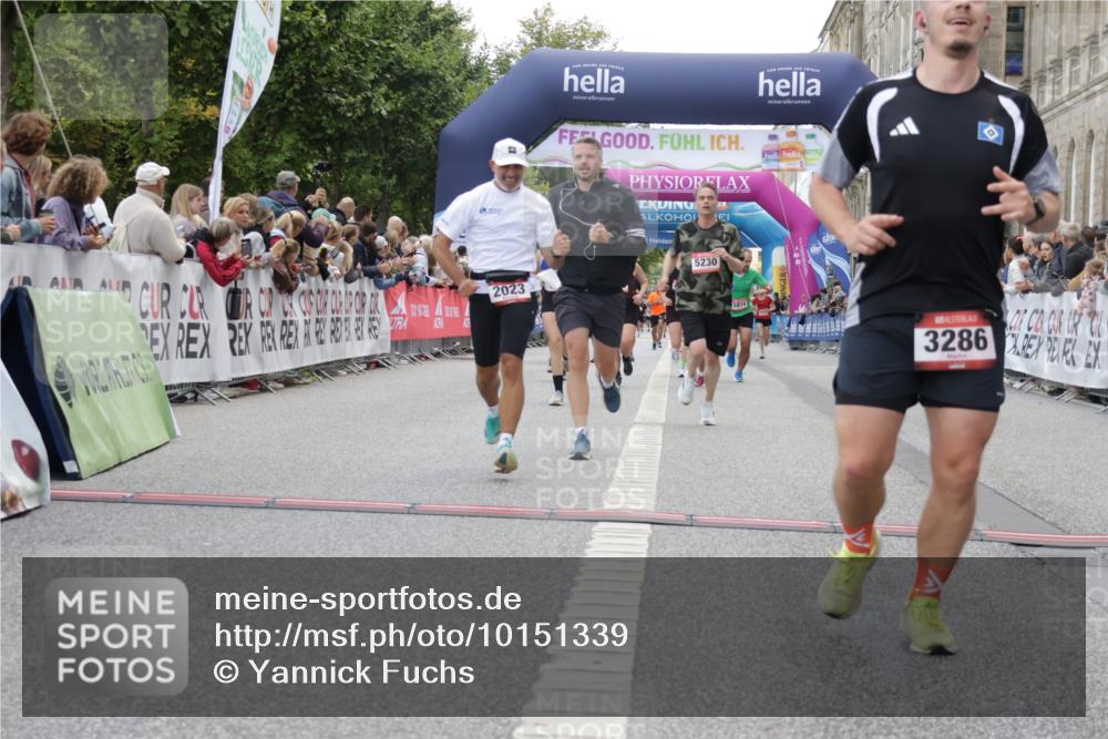06.09.2026 - CURREX Alsterlauf Yannick Fuchs http://msf.ph/oto/10151339 06.09.2026 09:51:32 Ziel 2023, 2071, 2079, 3286, 3686, 3733, 4387, 4987, 4989, 5027, 5151, 5230, 5596, 5847, 5869, 6411, 6490, 8085, 8301 meine-sportfotos.de
