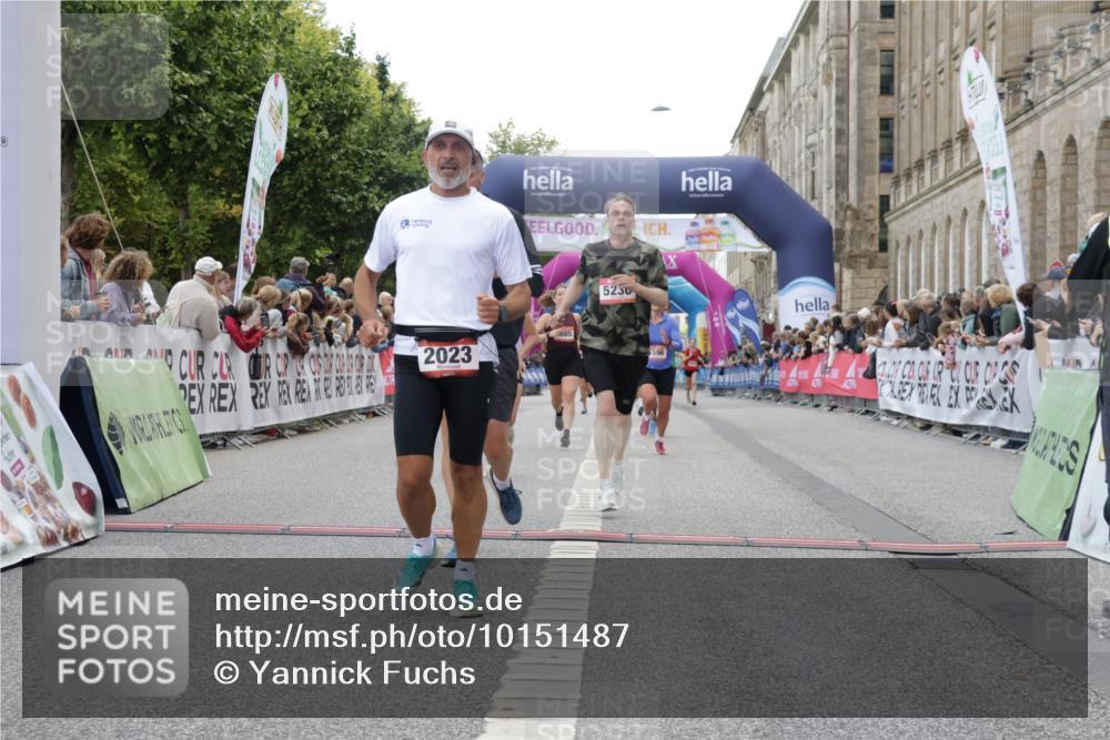 06.09.2026 - CURREX Alsterlauf Yannick Fuchs http://msf.ph/oto/10151487 06.09.2026 09:51:34 Ziel 2023, 3286, 3686, 3733, 4210, 4985, 4987, 4989, 5027, 5151, 5230, 5596, 5814, 5847, 5869, 6411, 6490, 8085, 8301 meine-sportfotos.de