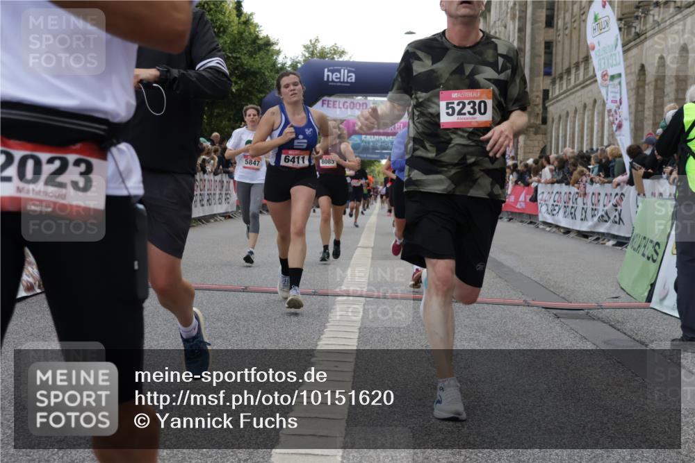 06.09.2026 - CURREX Alsterlauf Yannick Fuchs http://msf.ph/oto/10151620 06.09.2026 09:51:35 Ziel 2023, 3286, 3733, 4210, 4985, 4987, 5027, 5230, 5525, 5596, 5814, 5847, 6411, 6490, 8085 meine-sportfotos.de