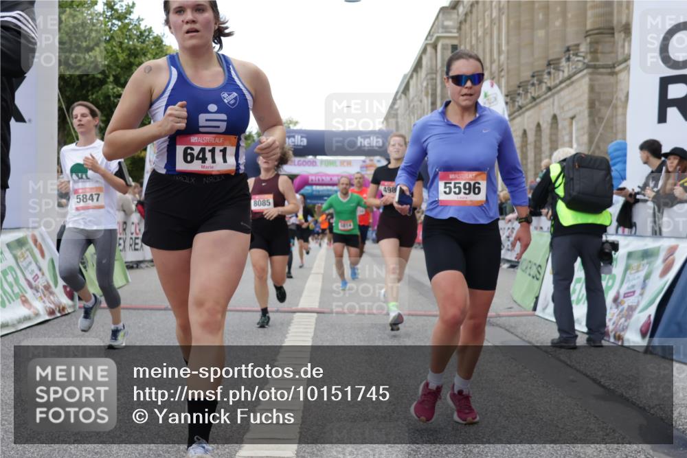 06.09.2026 - CURREX Alsterlauf Yannick Fuchs http://msf.ph/oto/10151745 06.09.2026 09:51:37 Ziel 2023, 3286, 3733, 4210, 4985, 4987, 5230, 5525, 5596, 5814, 5847, 6405, 6411, 8085 meine-sportfotos.de