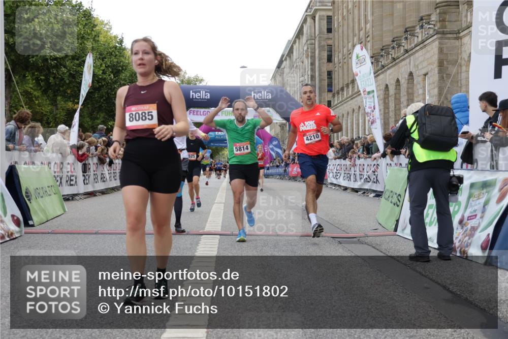 06.09.2026 - CURREX Alsterlauf Yannick Fuchs http://msf.ph/oto/10151802 06.09.2026 09:51:38 Ziel 2023, 3286, 3733, 4210, 4427, 4985, 4987, 5230, 5525, 5596, 5814, 5847, 6405, 6411, 6453, 8085 meine-sportfotos.de
