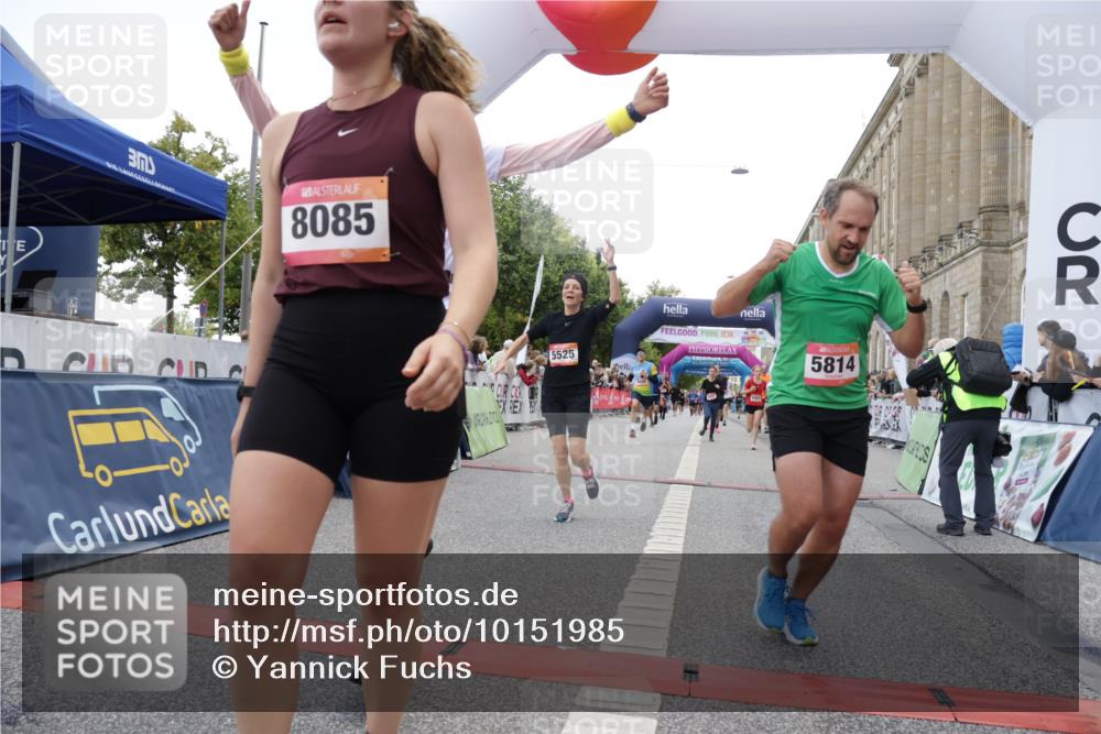 06.09.2026 - CURREX Alsterlauf Yannick Fuchs http://msf.ph/oto/10151985 06.09.2026 09:51:40 Ziel 2023, 2542, 3733, 4210, 4427, 4729, 4985, 4987, 5230, 5525, 5596, 5814, 5847, 6405, 6411, 6453, 8085, 8332 meine-sportfotos.de