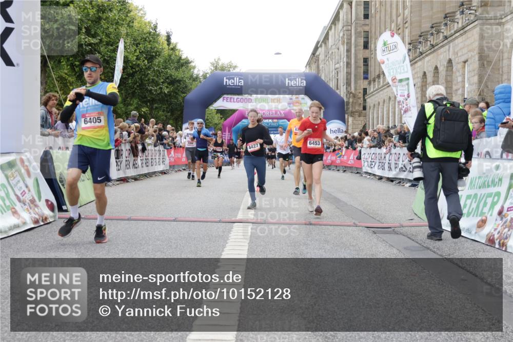 06.09.2026 - CURREX Alsterlauf Yannick Fuchs http://msf.ph/oto/10152128 06.09.2026 09:51:42 Ziel 2542, 3465, 4210, 4267, 4268, 4427, 4729, 4985, 4987, 5525, 5596, 5814, 5847, 6405, 6411, 6453, 8085, 8332 meine-sportfotos.de