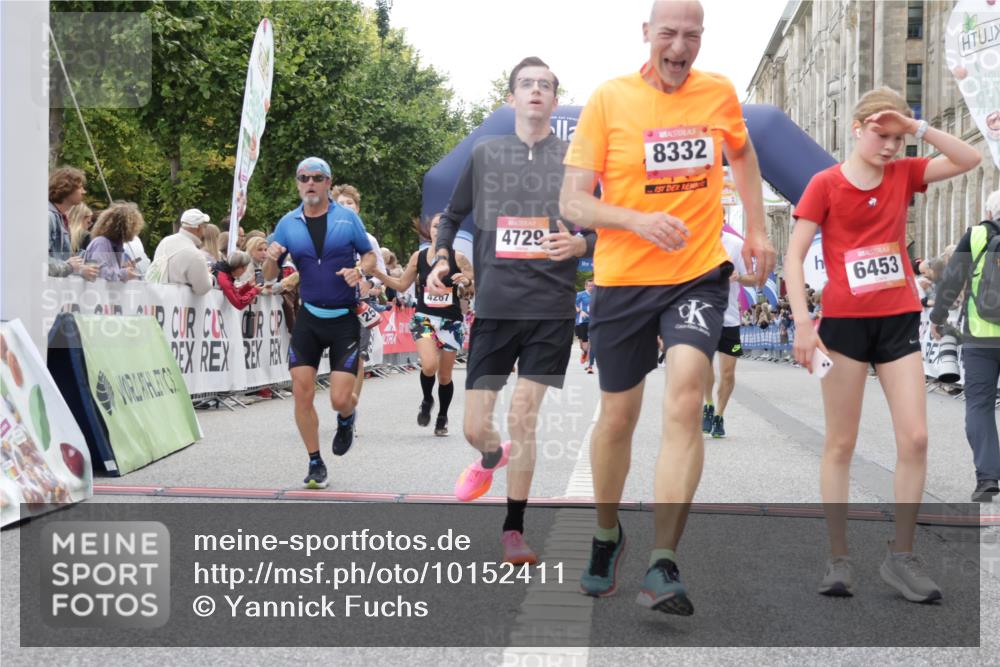 06.09.2026 - CURREX Alsterlauf Yannick Fuchs http://msf.ph/oto/10152411 06.09.2026 09:51:45 Ziel 2542, 3465, 4210, 4267, 4268, 4427, 4729, 4985, 5525, 5814, 6405, 6453, 8332 meine-sportfotos.de