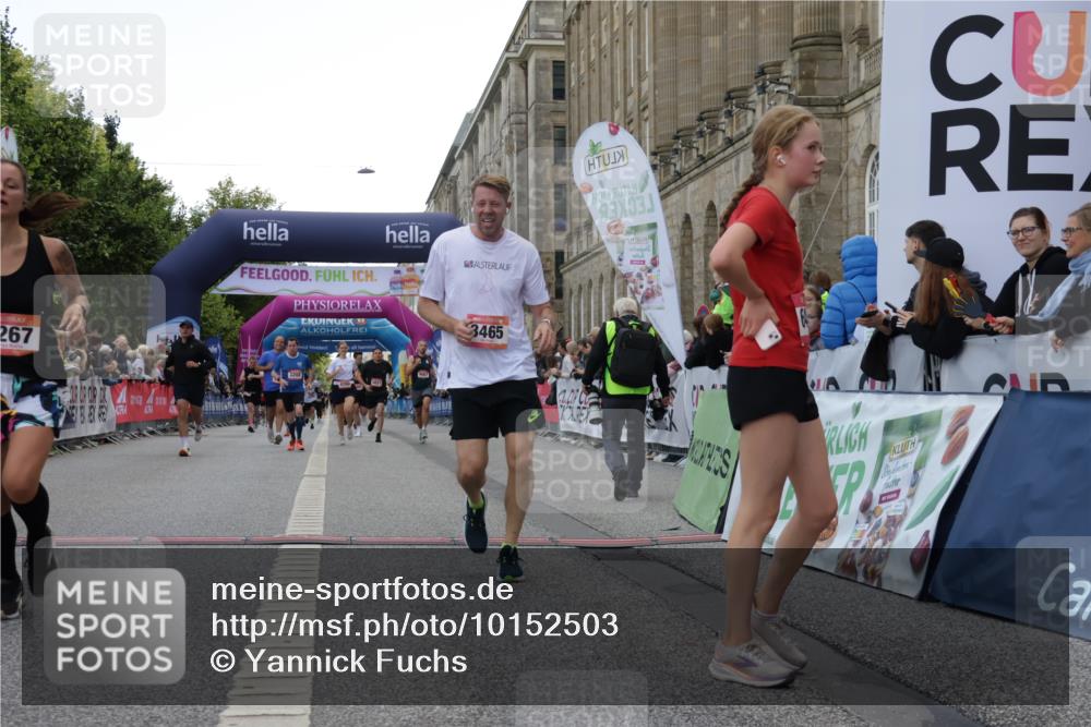 06.09.2026 - CURREX Alsterlauf Yannick Fuchs http://msf.ph/oto/10152503 06.09.2026 09:51:47 Ziel 2542, 3041, 3202, 3465, 4200, 4267, 4268, 4427, 4729, 5525, 6023, 6405, 6453, 8332 meine-sportfotos.de