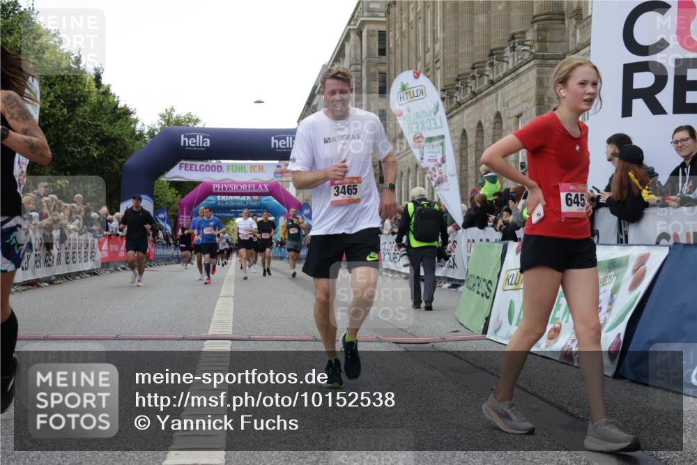 06.09.2026 - CURREX Alsterlauf Yannick Fuchs http://msf.ph/oto/10152538 06.09.2026 09:51:48 Ziel 2542, 3041, 3202, 3465, 4200, 4267, 4268, 4427, 4667, 4729, 5621, 6023, 6405, 6453, 8332 meine-sportfotos.de