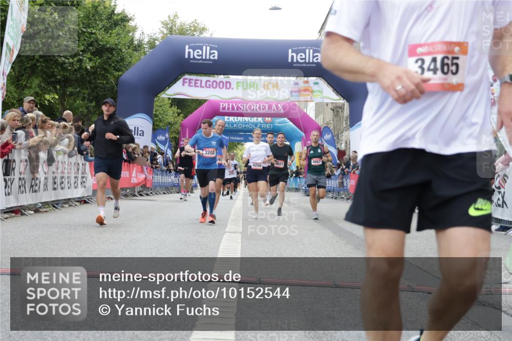 06.09.2026 - CURREX Alsterlauf Yannick Fuchs http://msf.ph/oto/10152544 06.09.2026 09:51:49 Ziel 2542, 3041, 3202, 3465, 4200, 4267, 4268, 4427, 4667, 4729, 4845, 5621, 6023, 6405, 6453, 8332 meine-sportfotos.de