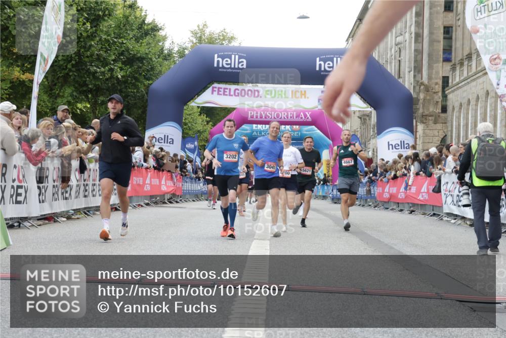 06.09.2026 - CURREX Alsterlauf Yannick Fuchs http://msf.ph/oto/10152607 06.09.2026 09:51:49 Ziel 2542, 3041, 3202, 3465, 4200, 4267, 4268, 4427, 4667, 4729, 4845, 5621, 6023, 6405, 6453, 8332 meine-sportfotos.de