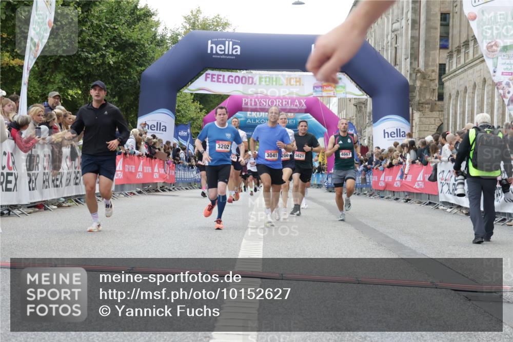 06.09.2026 - CURREX Alsterlauf Yannick Fuchs http://msf.ph/oto/10152627 06.09.2026 09:51:49 Ziel 2542, 3041, 3202, 3465, 4200, 4267, 4268, 4427, 4667, 4729, 4845, 5621, 6023, 6405, 6453, 8332 meine-sportfotos.de