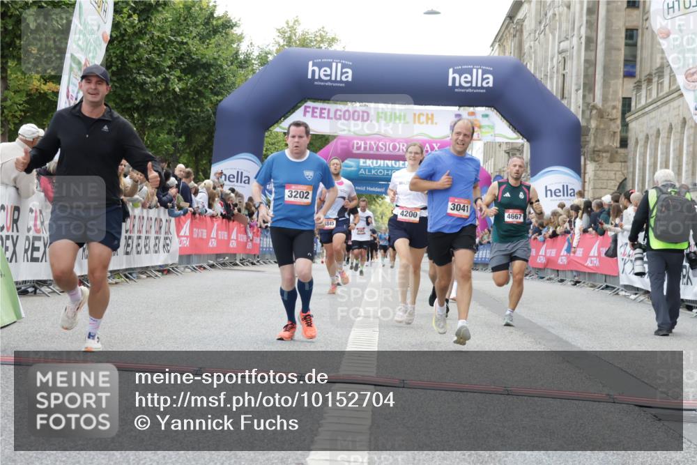 06.09.2026 - CURREX Alsterlauf Yannick Fuchs http://msf.ph/oto/10152704 06.09.2026 09:51:50 Ziel 2542, 3041, 3202, 3465, 4200, 4267, 4268, 4332, 4333, 4427, 4667, 4729, 4845, 5621, 5882, 6023, 6453, 8332 meine-sportfotos.de