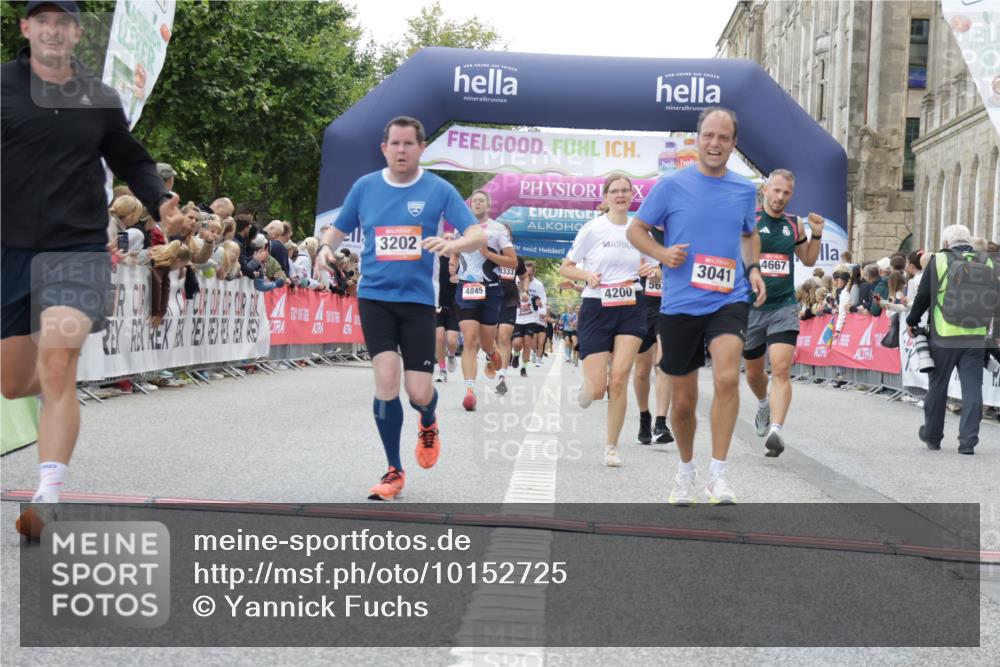 06.09.2026 - CURREX Alsterlauf Yannick Fuchs http://msf.ph/oto/10152725 06.09.2026 09:51:51 Ziel 2542, 3041, 3202, 3465, 4200, 4267, 4268, 4332, 4333, 4667, 4729, 4845, 5621, 5882, 6023, 8332 meine-sportfotos.de