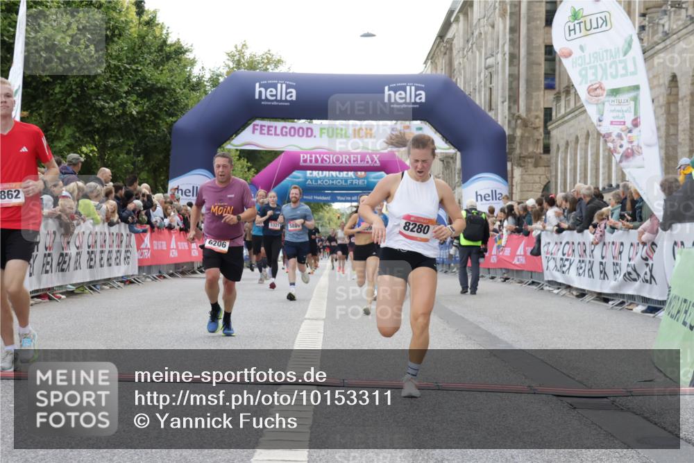 06.09.2026 - CURREX Alsterlauf Yannick Fuchs http://msf.ph/oto/10153311 06.09.2026 09:52:00 Ziel 2002, 2719, 4250, 4332, 4333, 4667, 4742, 4845, 5621, 5862, 5881, 5882, 6092, 6206, 8280 meine-sportfotos.de