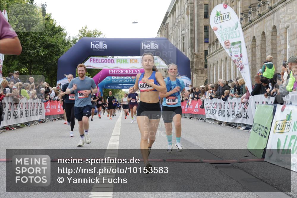 06.09.2026 - CURREX Alsterlauf Yannick Fuchs http://msf.ph/oto/10153583 06.09.2026 09:52:03 Ziel 2002, 2719, 3975, 4250, 4742, 5321, 5862, 5881, 6092, 6206, 8280 meine-sportfotos.de