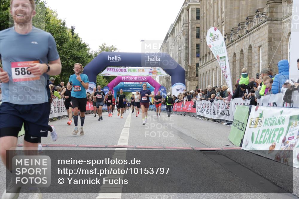06.09.2026 - CURREX Alsterlauf Yannick Fuchs http://msf.ph/oto/10153797 06.09.2026 09:52:06 Ziel 3301, 3839, 3975, 4250, 4567, 5321, 5862, 5881, 6092, 6206, 8280 meine-sportfotos.de
