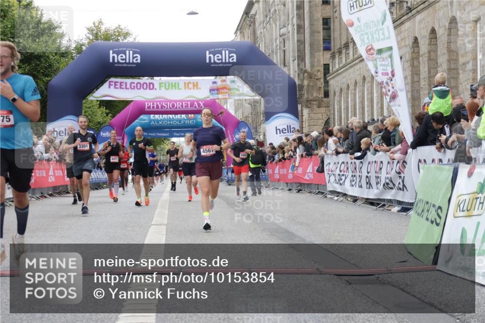 06.09.2026 - CURREX Alsterlauf Yannick Fuchs http://msf.ph/oto/10153854 06.09.2026 09:52:07 Ziel 2118, 2284, 3301, 3789, 3839, 3975, 4250, 4462, 4567, 5321, 5862, 5881, 6092, 6206, 8071, 8280 meine-sportfotos.de