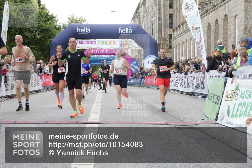 06.09.2026 - CURREX Alsterlauf Yannick Fuchs http://msf.ph/oto/10154083 06.09.2026 09:52:11 Ziel 2118, 2191, 2284, 2758, 3289, 3301, 3450, 3789, 3839, 3975, 4250, 4462, 4567, 5321, 5881, 8071 meine-sportfotos.de
